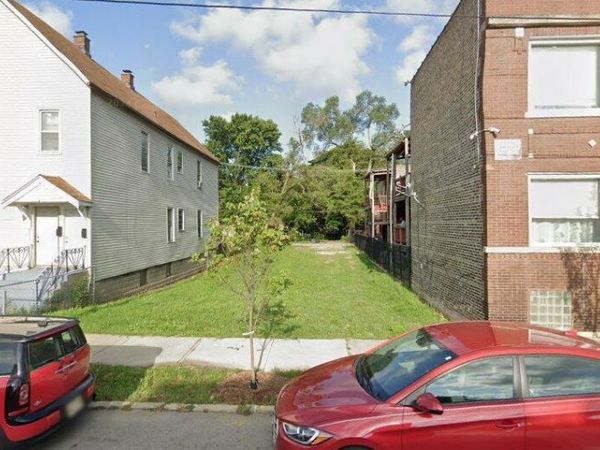 7004 S Racine Avenue , Chicago, IL 60636