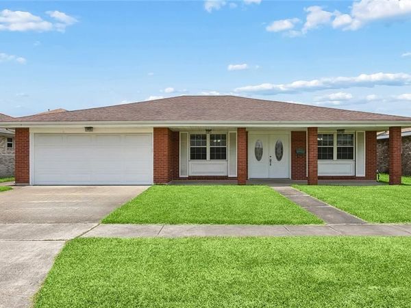 2312 CREELY Drive , Chalmette, LA 70043