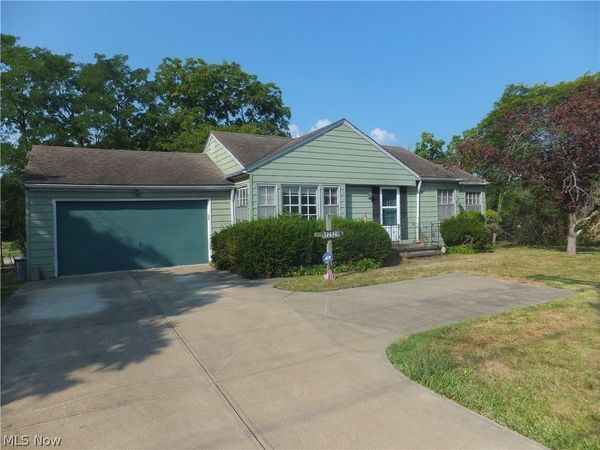 12929 W Pleasant Valley Road , Parma, OH 44129