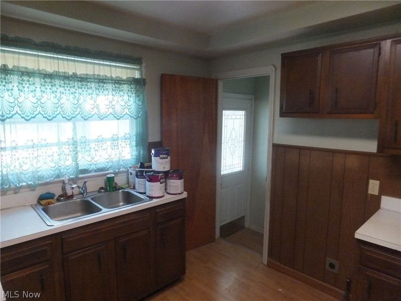 12929 W Pleasant Valley Road, Parma, OH 44129 Photo 5