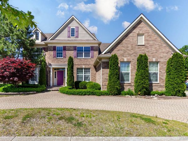 42575 Silverwood Drive , Sterling Heights, Mi 48314