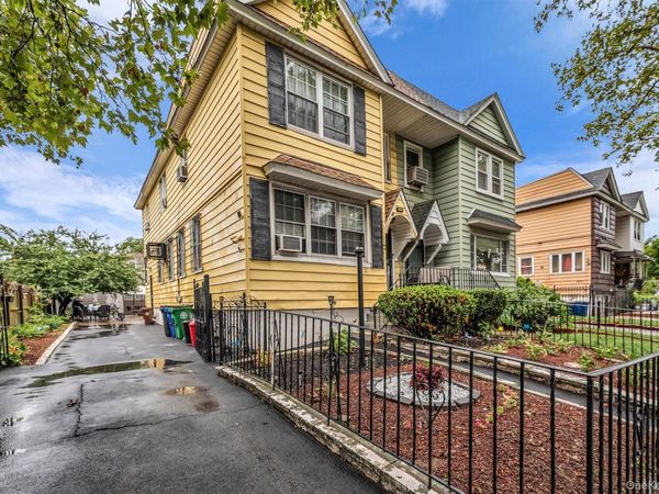 11510 Van Wyck Expressway , South Ozone Park, NY 11420