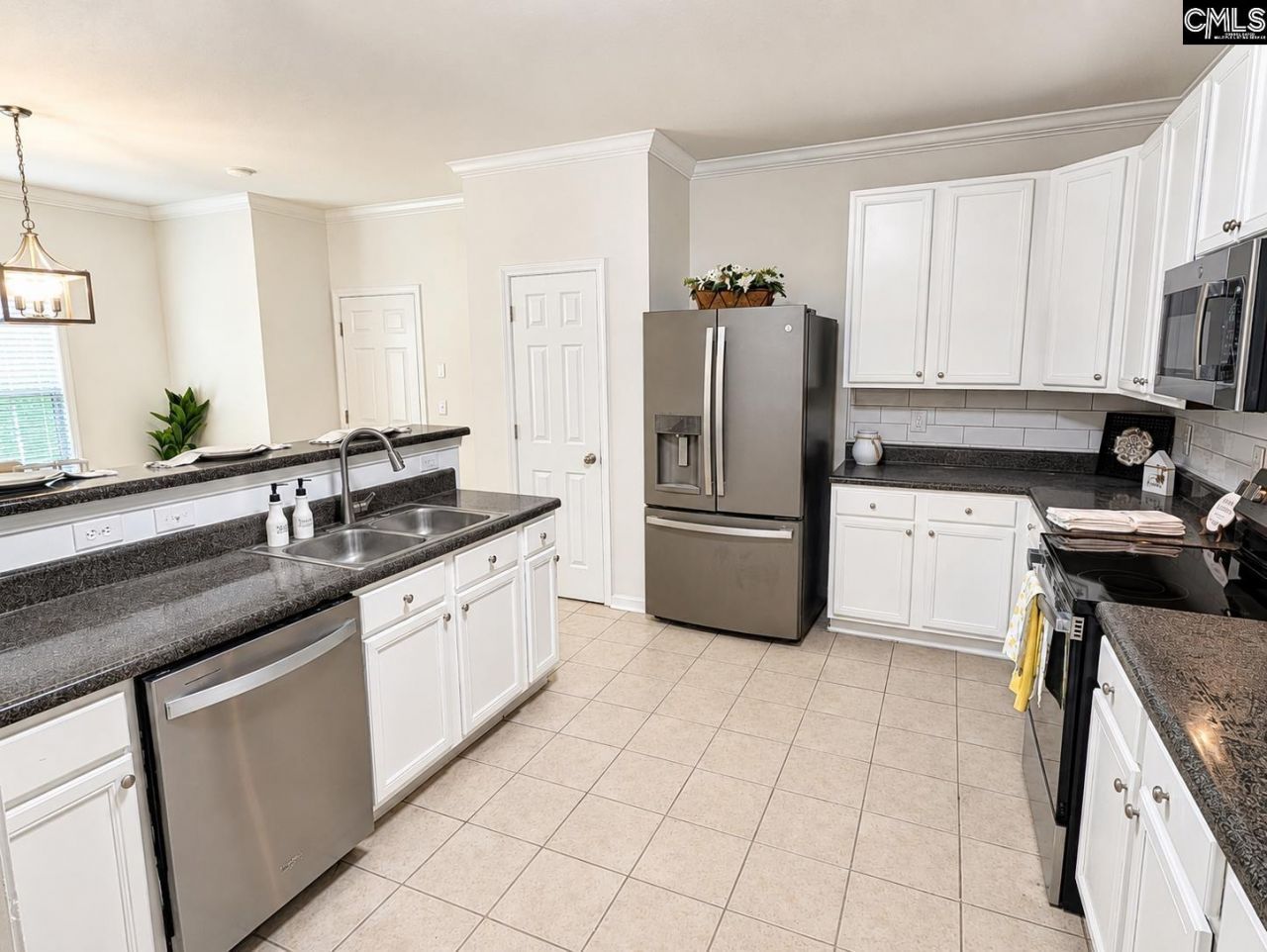 633 Chaterelle Way Photo 15