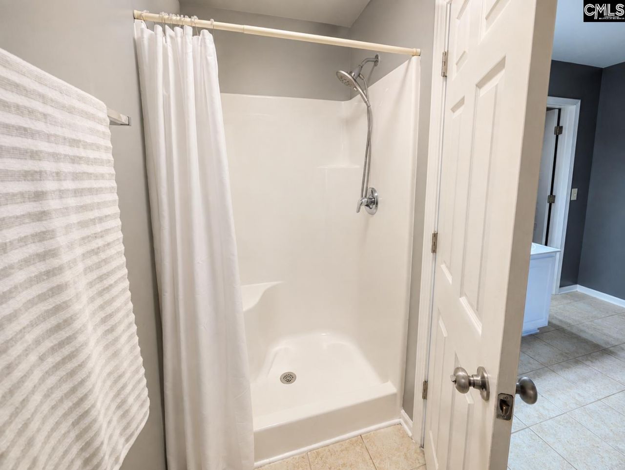 633 Chaterelle Way Photo 35