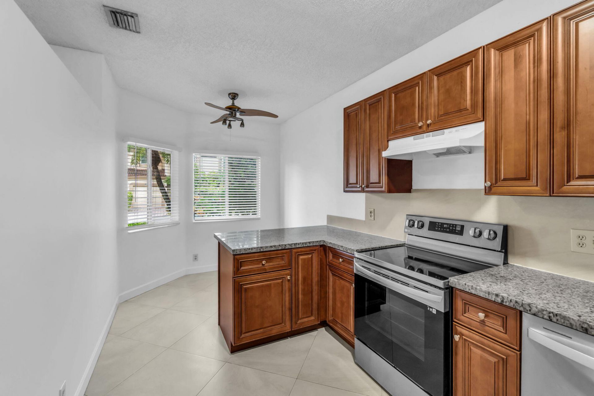 6813 Via Regina, Boca Raton, FL 33433 Photo