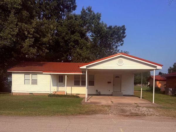 411 S Greenville Street S, Rector, AR 72461