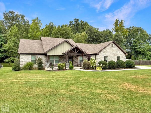305 Sandy Creek Dr, Ward, AR 72176