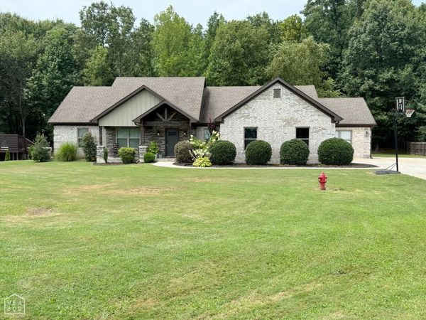305 Sandy Creek Dr, Ward, AR 72176