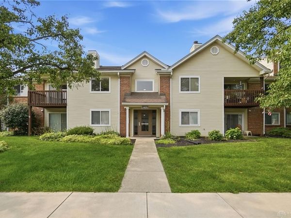 1420 Lake Pointe Way, Centerville, OH 45459