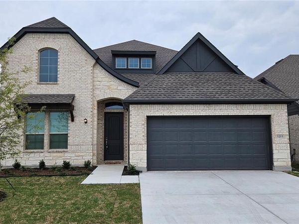1215 Stagecoach Trail, Justin, TX 76247