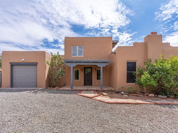 11 Cuesta Lane, Santa Fe, NM 87508