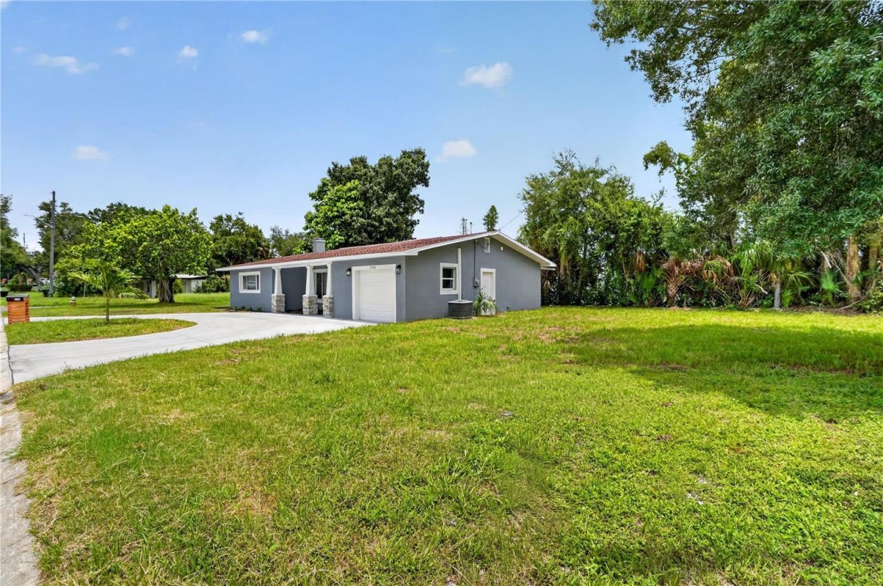2700 12th Street S, Saint Petersburg, FL 33705 Photo