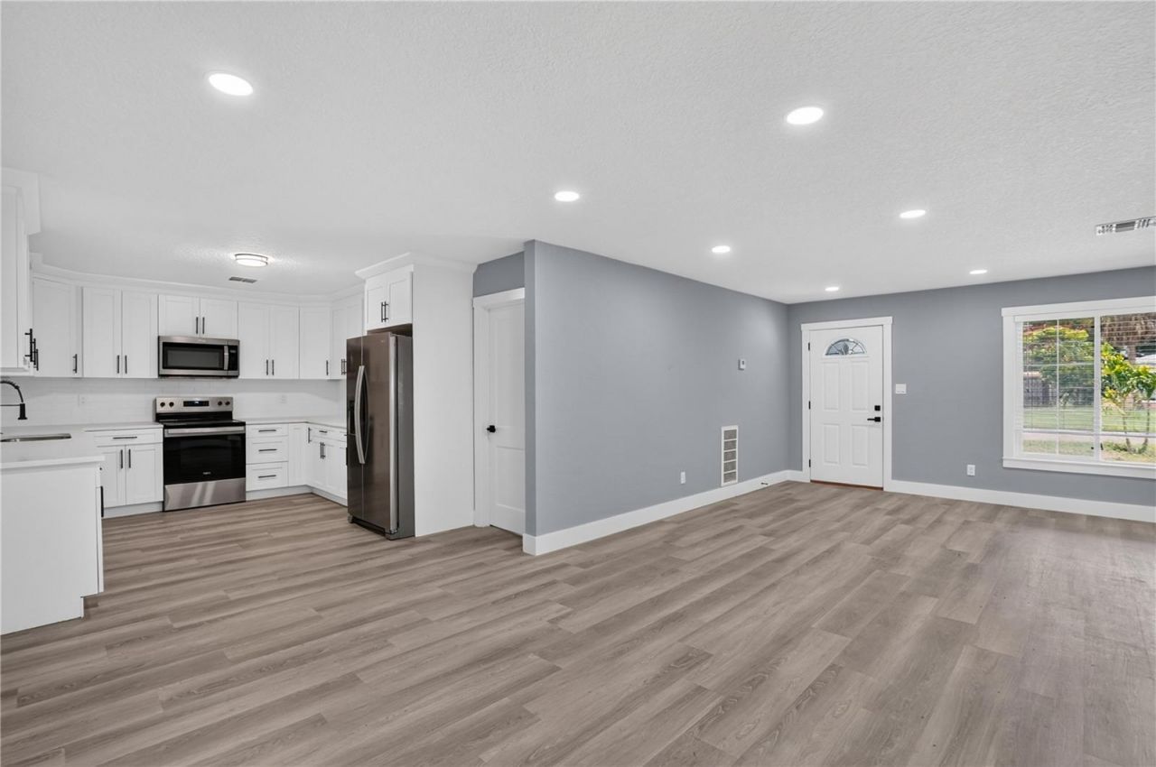 2700 12th Street S, Saint Petersburg, FL 33705 Photo