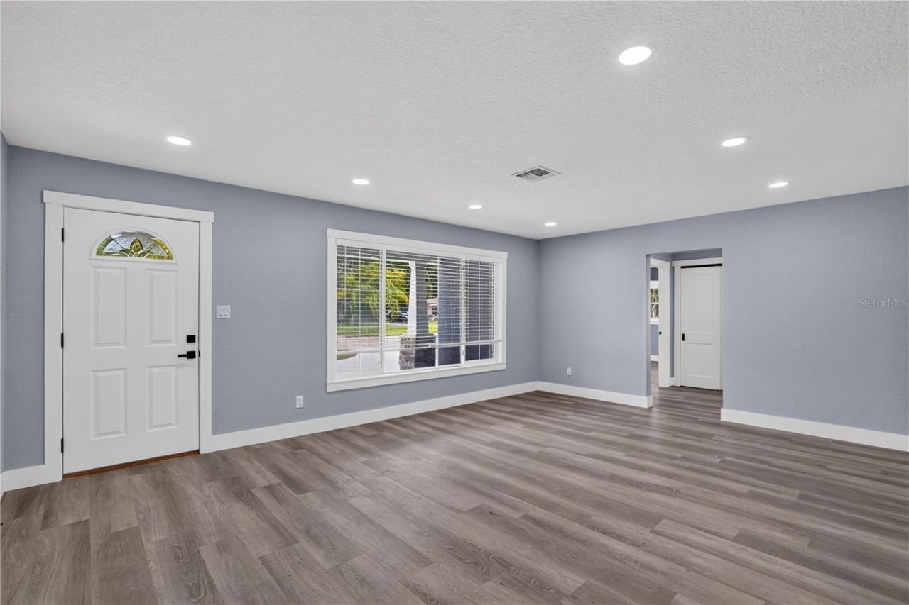 2700 12th Street S, Saint Petersburg, FL 33705 Photo