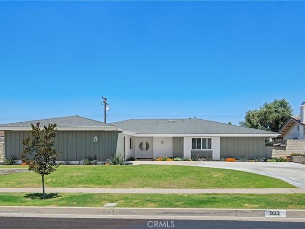 933 Ave Boxwood Avenue , Fullerton, CA 92835