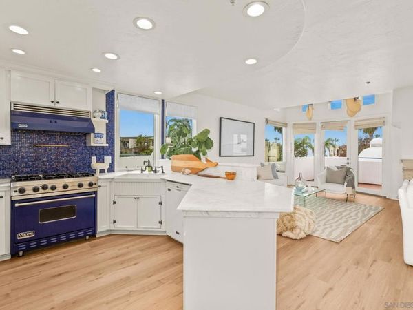 5437 La Jolla Blvd , La Jolla, CA 92037