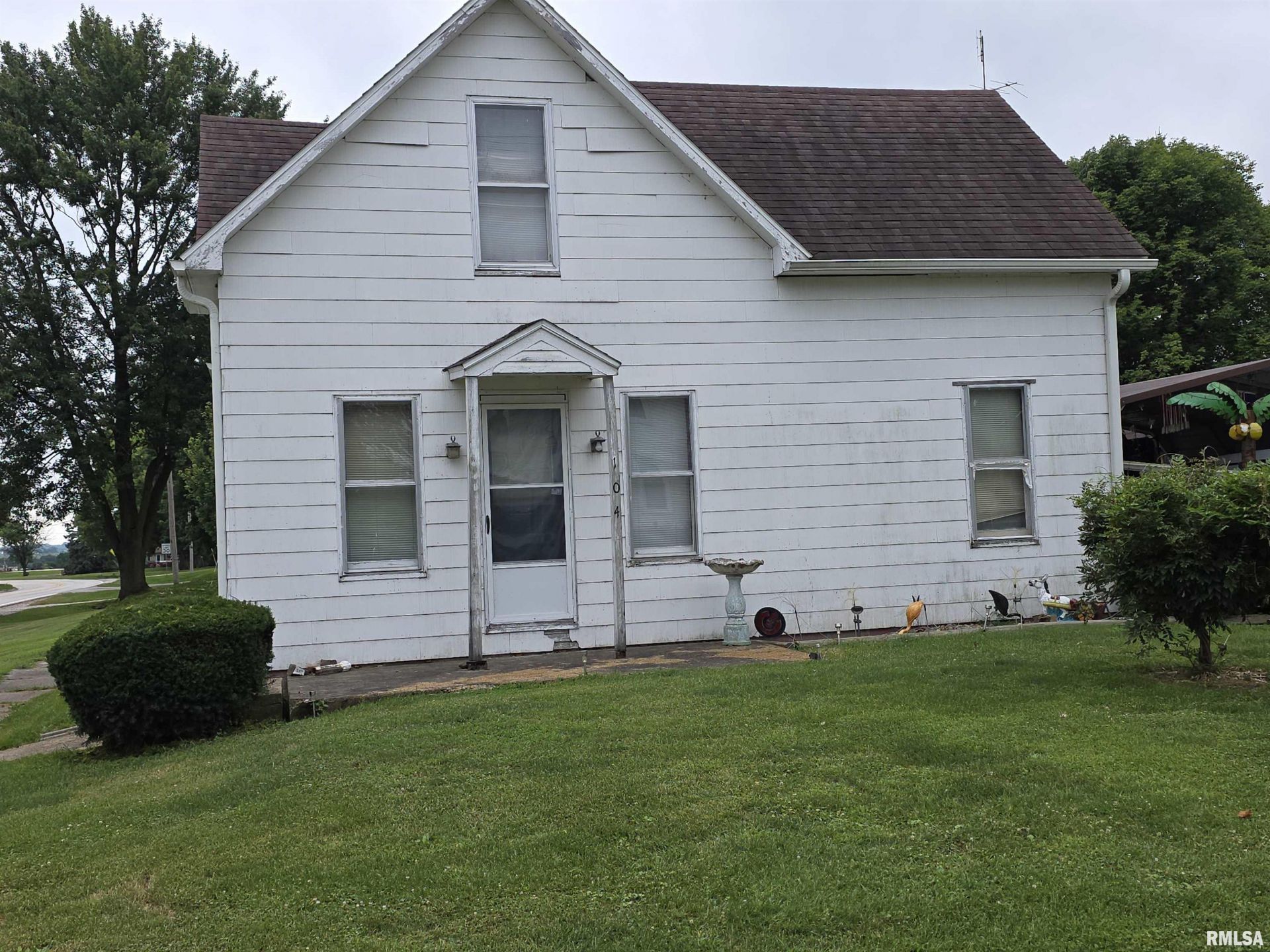 104 W 5th Street, Maquon, IL 61458 Main Photo