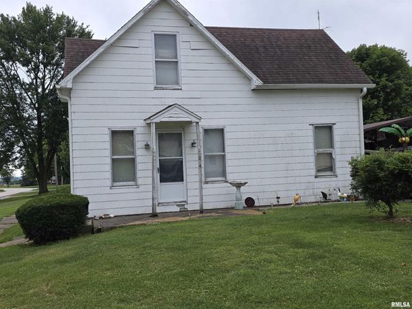 104 W 5TH Street, Maquon, IL 61458
