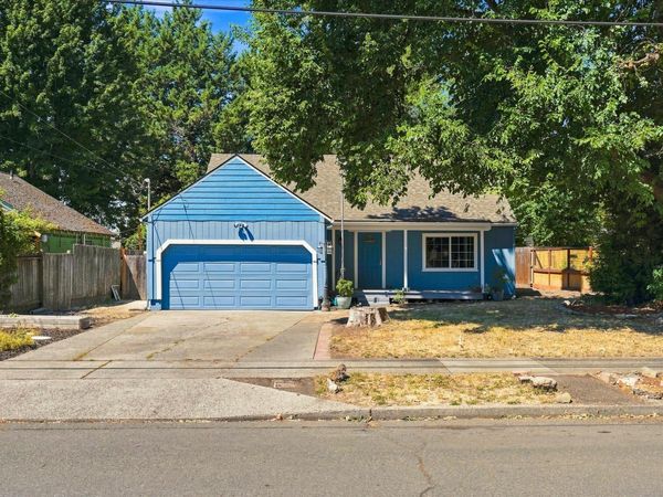 438 NE Flint Street, Grants Pass, OR 97526