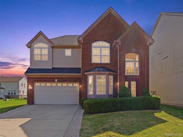 27134 Victoria Road , Novi, Mi 48374