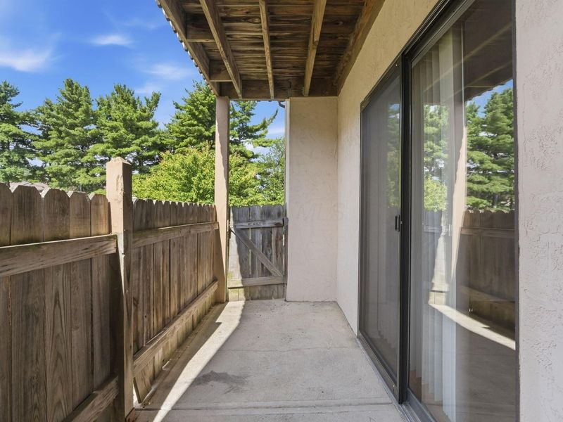 2279 Hedgerow, Unit 2279  C, Columbus, OH 43220 Photo 21
