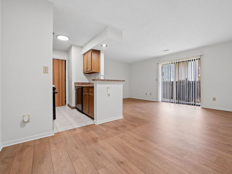2279 Hedgerow, Unit 2279  C, Columbus, OH 43220 Photo 7