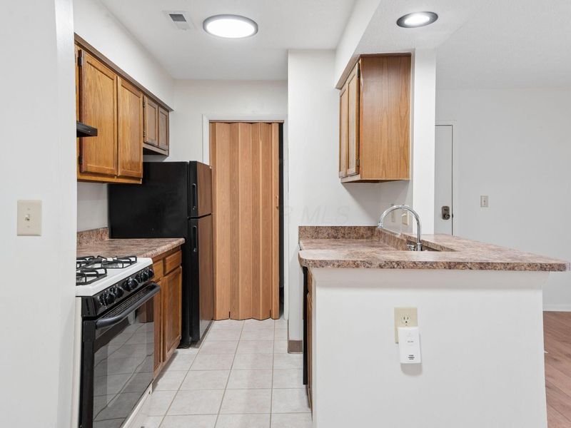 2279 Hedgerow, Unit 2279  C, Columbus, OH 43220 Photo 8
