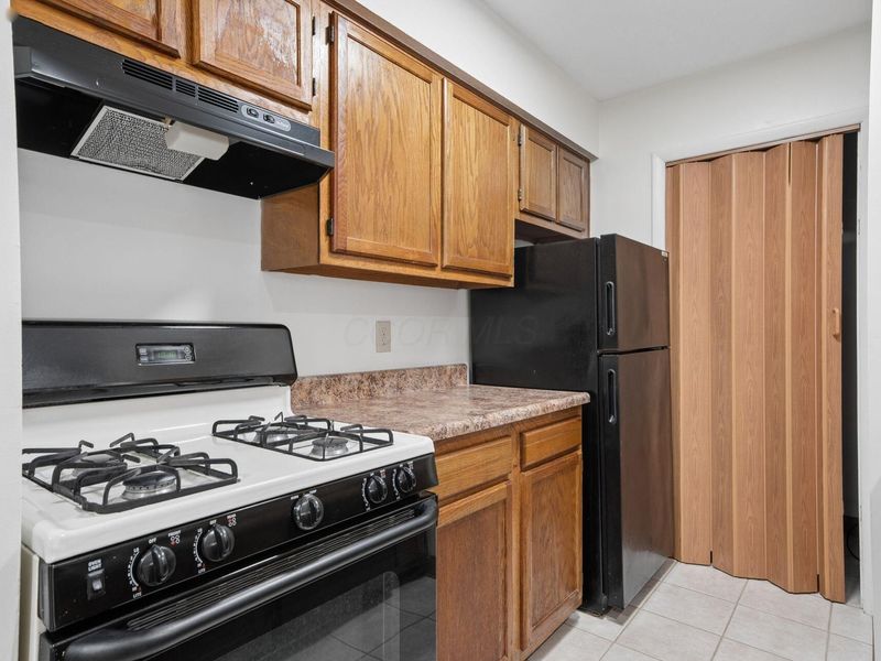 2279 Hedgerow, Unit 2279  C, Columbus, OH 43220 Photo 9