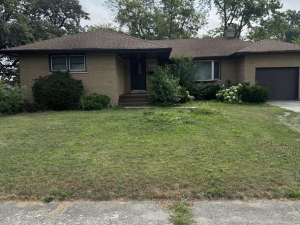 18233 Greenbay Avenue, Lansing, IL 60438