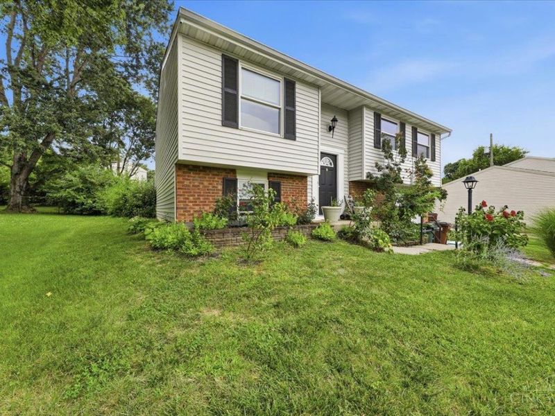 10264 Snowflake Lane, Colerain Township, OH 45251 Photo 2