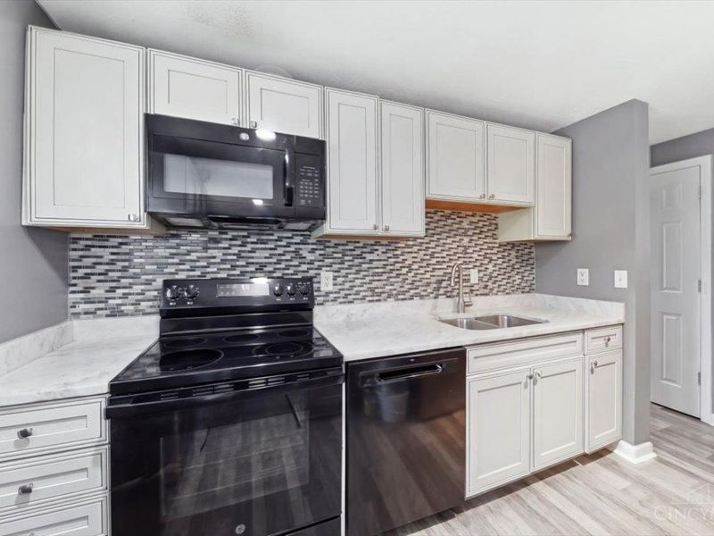 10264 Snowflake Lane, Colerain Township, OH 45251 Photo 7