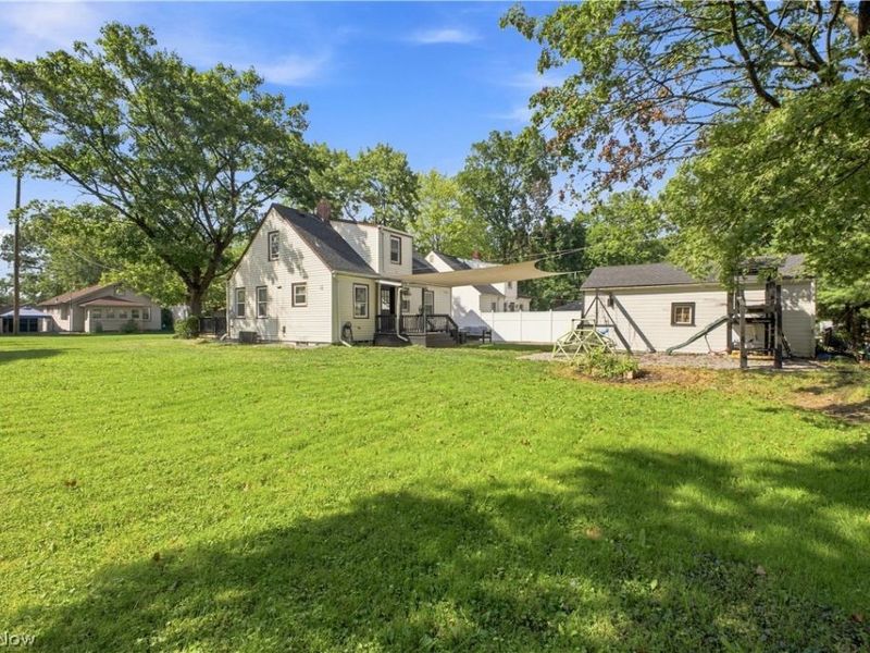 1315 Edgehill Avenue SE, Warren, OH 44484 Photo 2