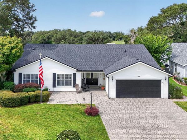 25102 MERIWEATHER ROAD , LEESBURG, FL 34748