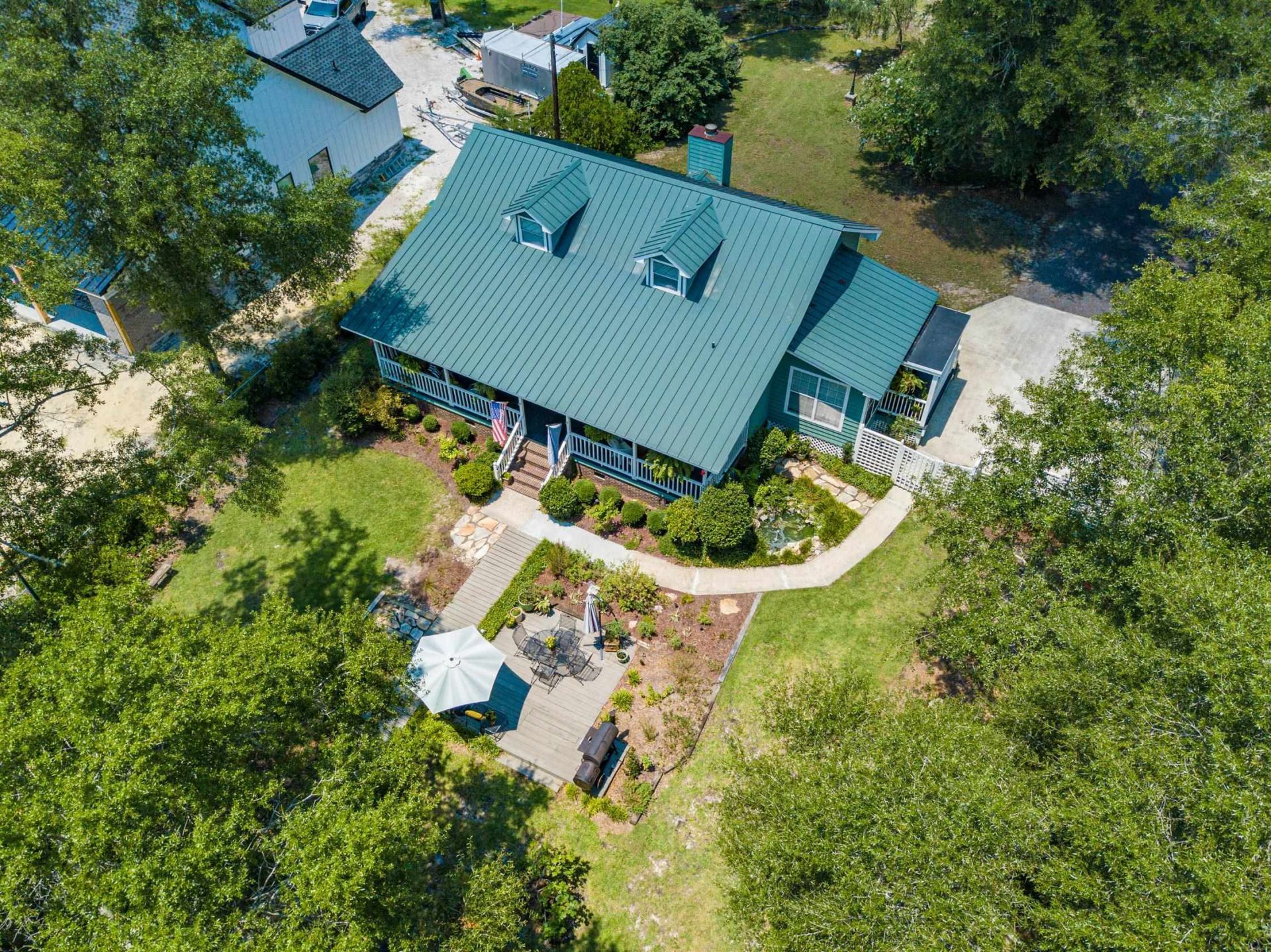 745 Francis Marion Dr. Photo 4