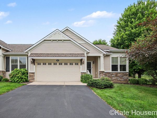 863 Cook'S Crossing Drive, Byron Center, MI 49315