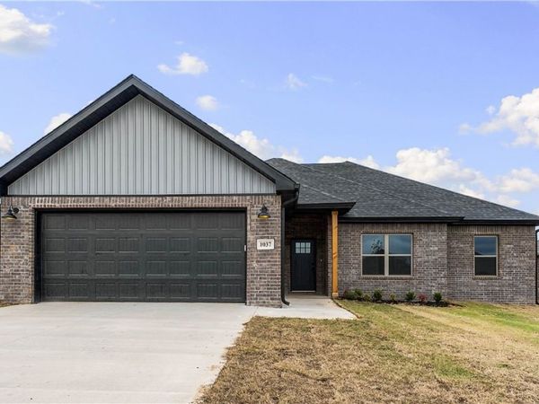 1037 Cook Street, Pea Ridge, AR 72751
