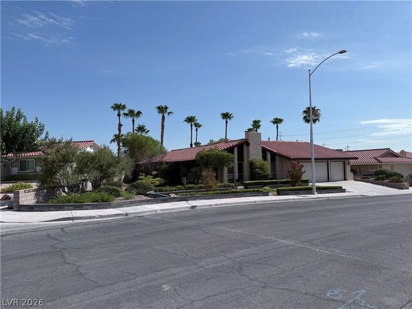8620 Cremona Drive , Las Vegas, NV 89117