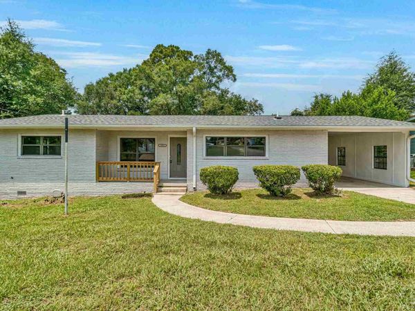 5419 Westwood Dr, Milton, FL 32570