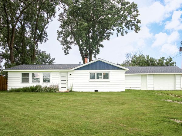 18528 Pardee Road, Galien, MI 49113