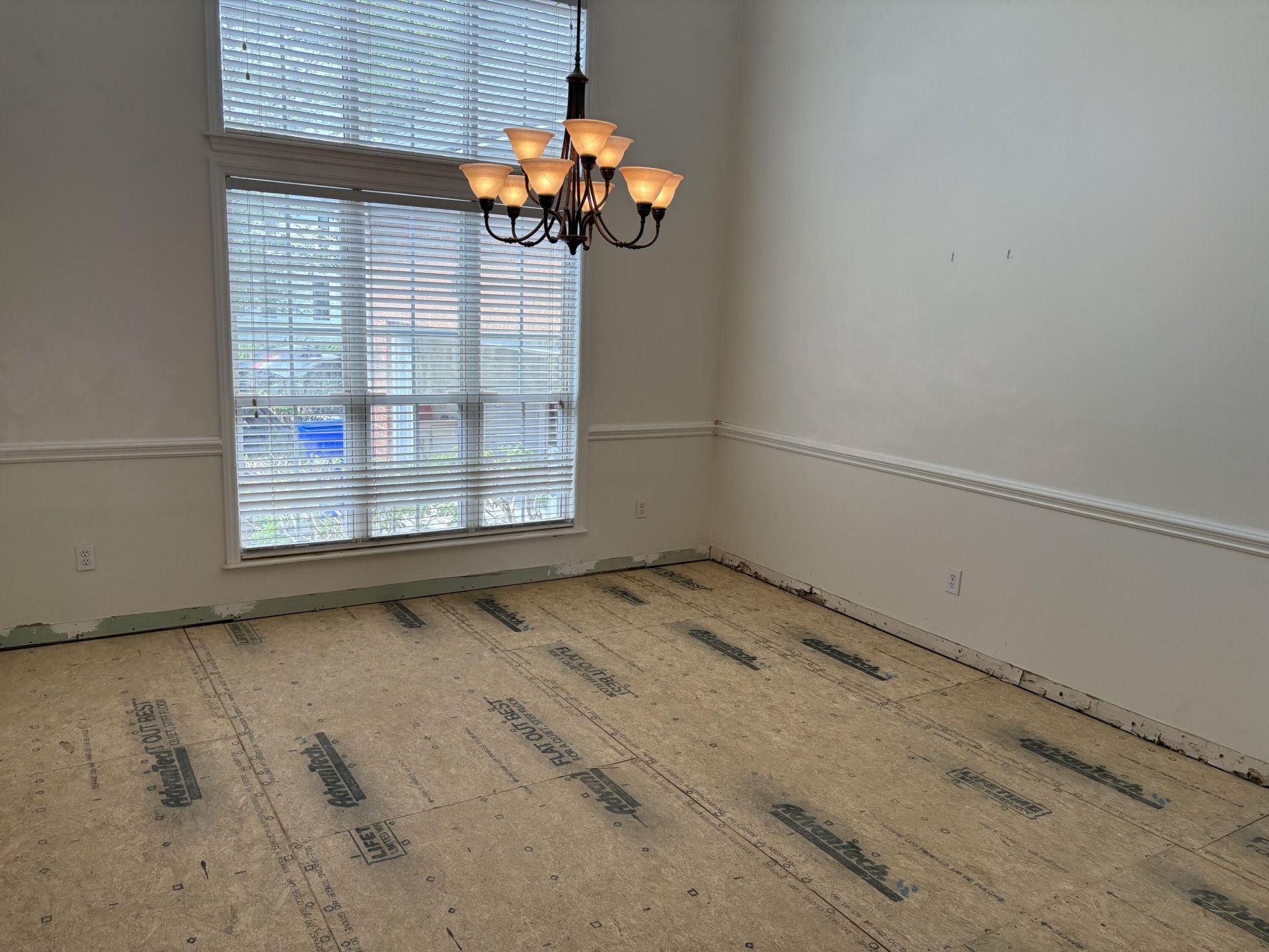 2744 Waterpointe Circle Photo 4
