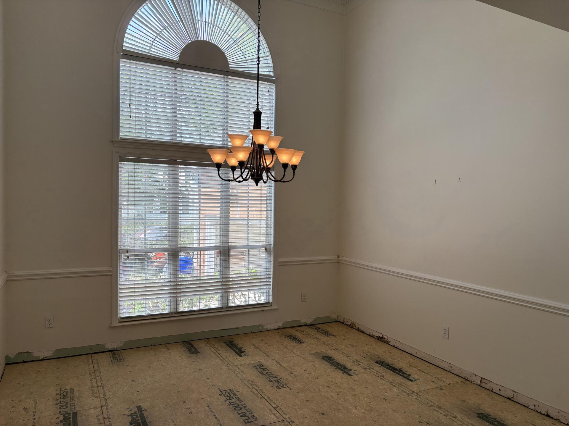 2744 Waterpointe Circle Photo 5