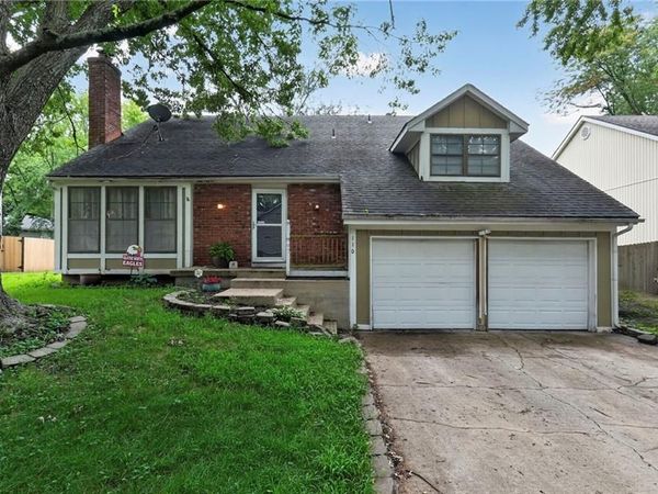 110 E Nelson Circle, Olathe, KS 66061