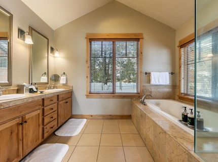 12622 Lookout Loop, Unit #F44-24, Truckee, CA 96161 Photo