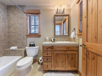 12622 Lookout Loop, Unit #F44-24, Truckee, CA 96161 Photo