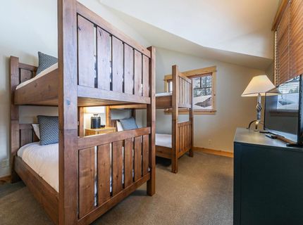 12622 Lookout Loop, Unit #F44-24, Truckee, CA 96161 Photo
