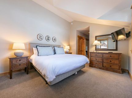 12622 Lookout Loop, Unit #F44-24, Truckee, CA 96161 Photo
