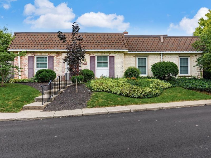 2850 Chateau Circle, Unit 89, Upper Arlington, OH 43221 Photo 1