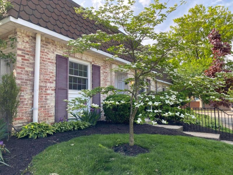 2850 Chateau Circle, Unit 89, Upper Arlington, OH 43221 Photo 18