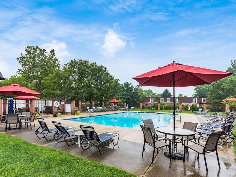 2850 Chateau Circle, Unit 89, Upper Arlington, OH 43221 Photo 32