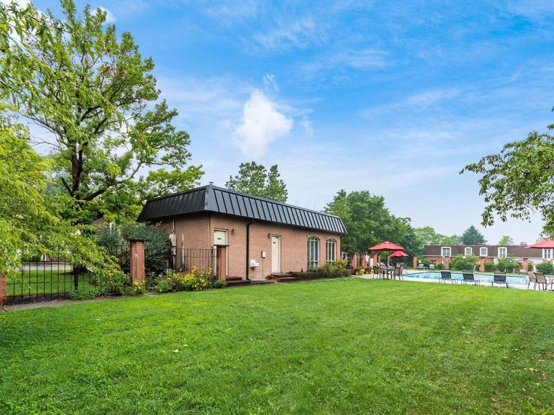 2850 Chateau Circle, Unit 89, Upper Arlington, OH 43221 Photo 34